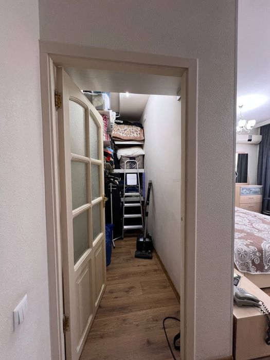 Продаеться 4-х комнатная квартира на алгоритме