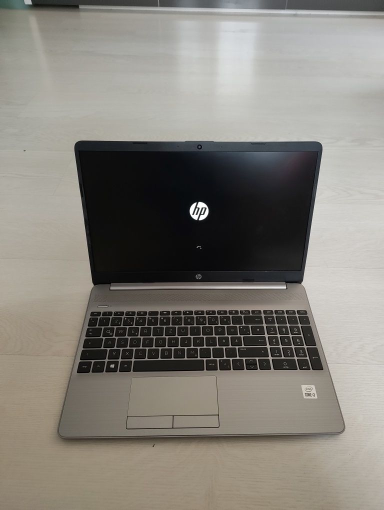 Лаптоп - HP 250 G8 Notebook Elite Отличен.