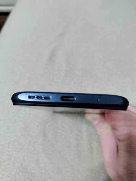 Мобилен телефон xiaomi redmi 9t.