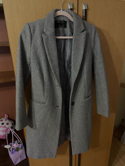 Запазени дамски връхни дрешки