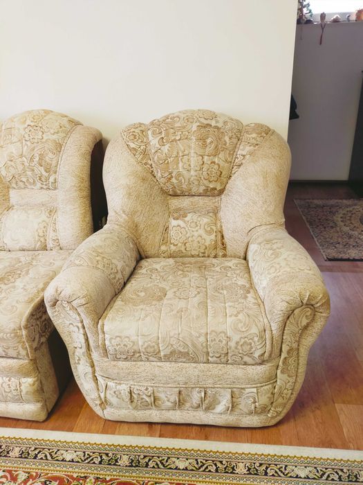 Угловой диван и кресло