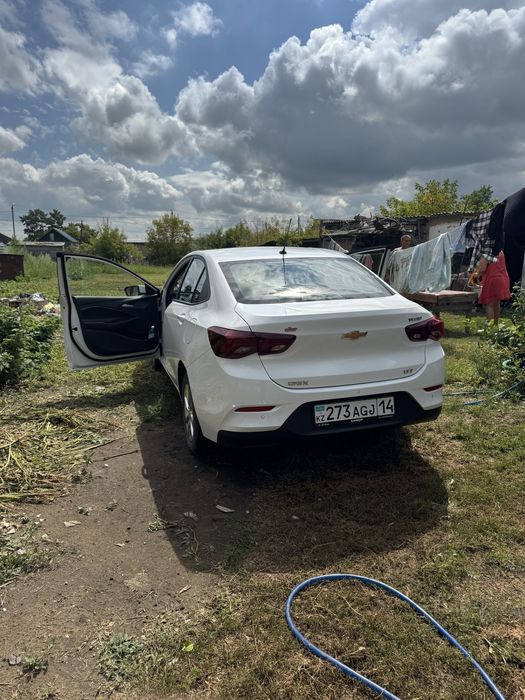Chevrolet Onix Turbo в идеальном состоянии