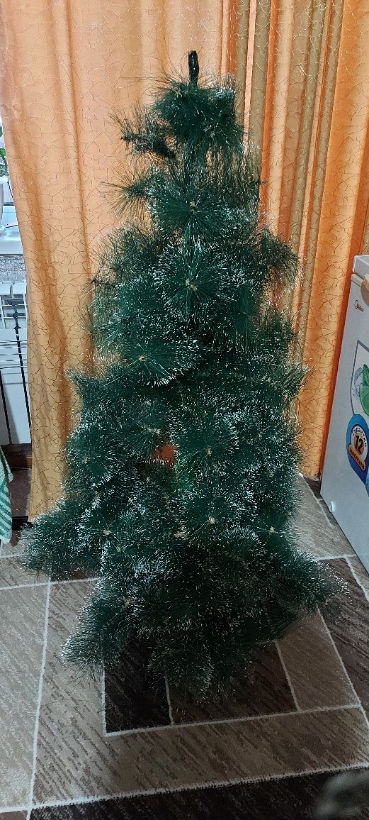 Продам искусственную елку