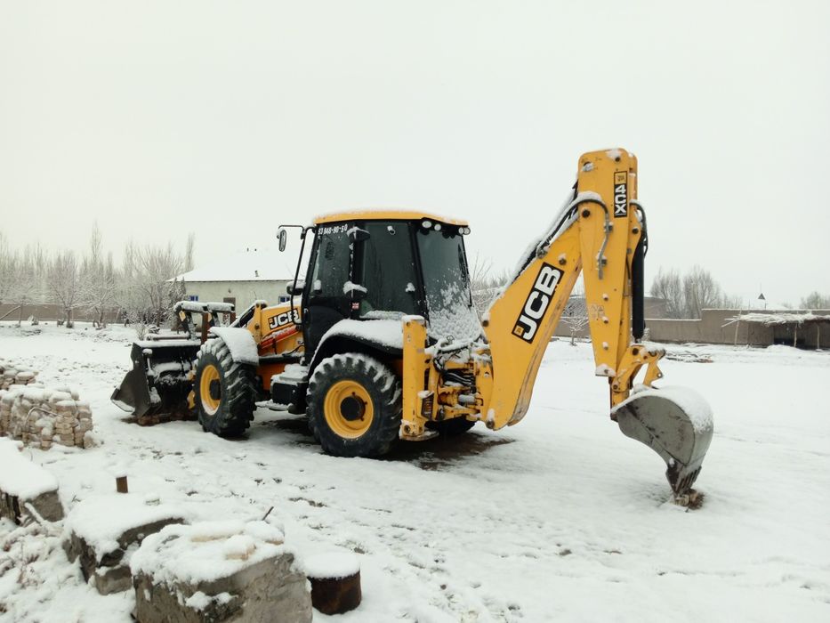 JCB екискаватир пагрузчик