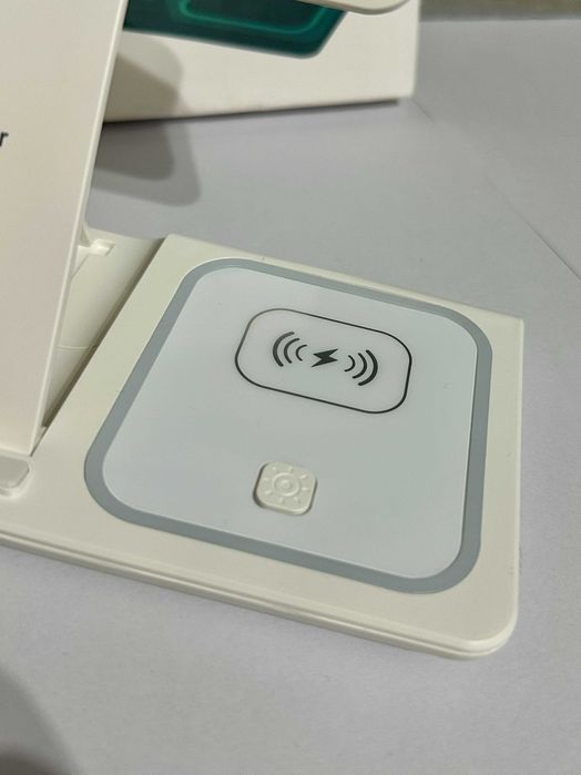 Statie incarcare wireless 3-in-1 (telefon + Apple Watch + casti)