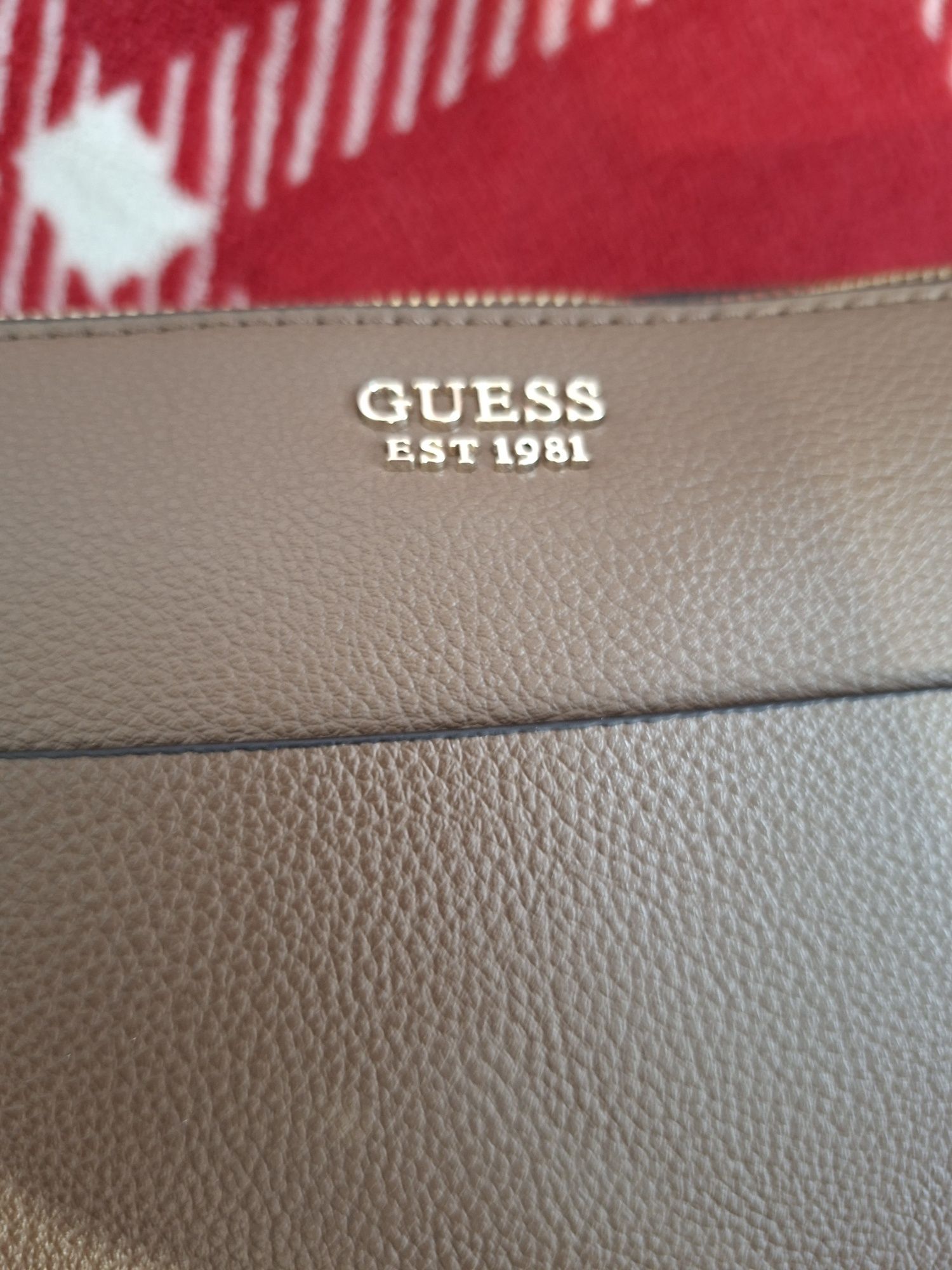 Geanta guess noua nepurtata