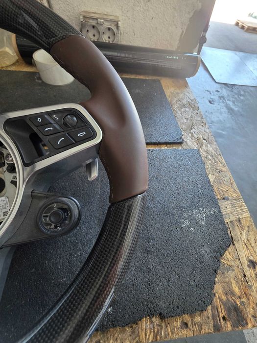 Карбонови волани за отопление на Porsche Macan Cayenne