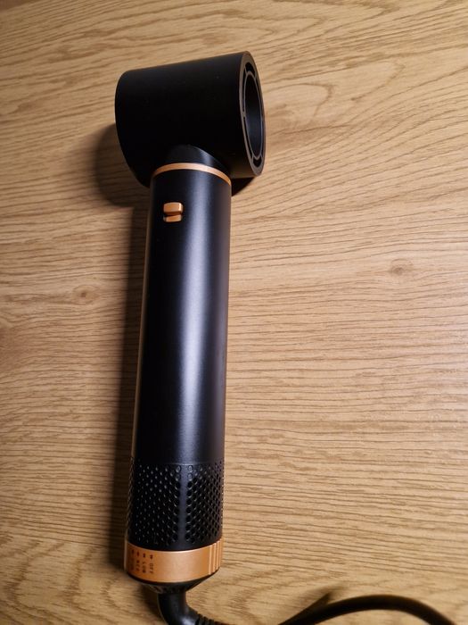 uscător de păr cinci în unu pentru femei