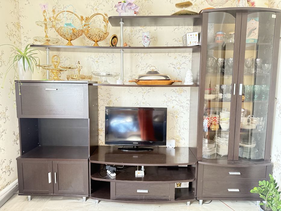 Продам стенку в гостиную