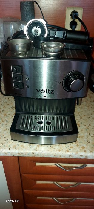 Продавам кафе машина на  дубро състояние