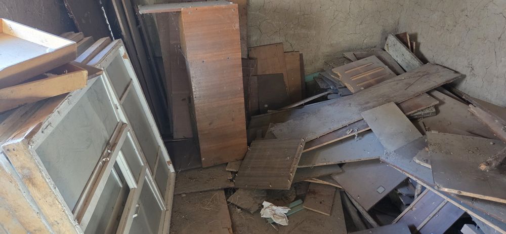 Eshik sotiladi rabochi