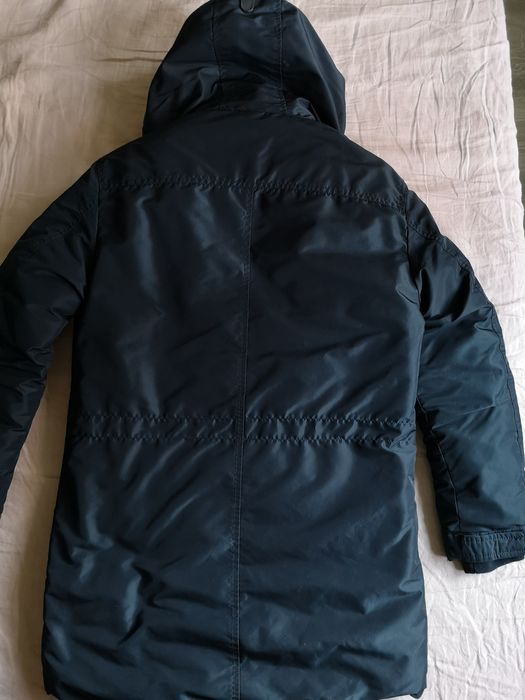 Geaca foarte groasa pt barbati, marca Bershka, mar S, bleumarine