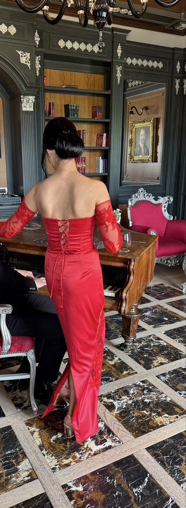 Rochie rosie cu corset