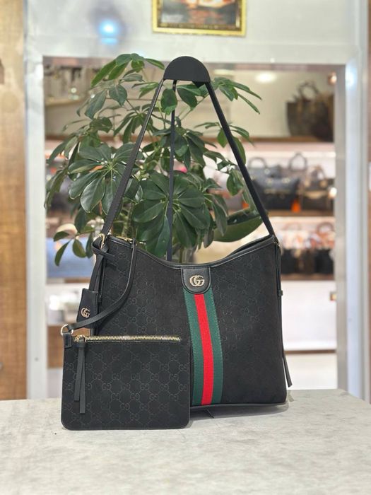 Geanta Gucci noua !!! Dimensiuni 40/26 !!!