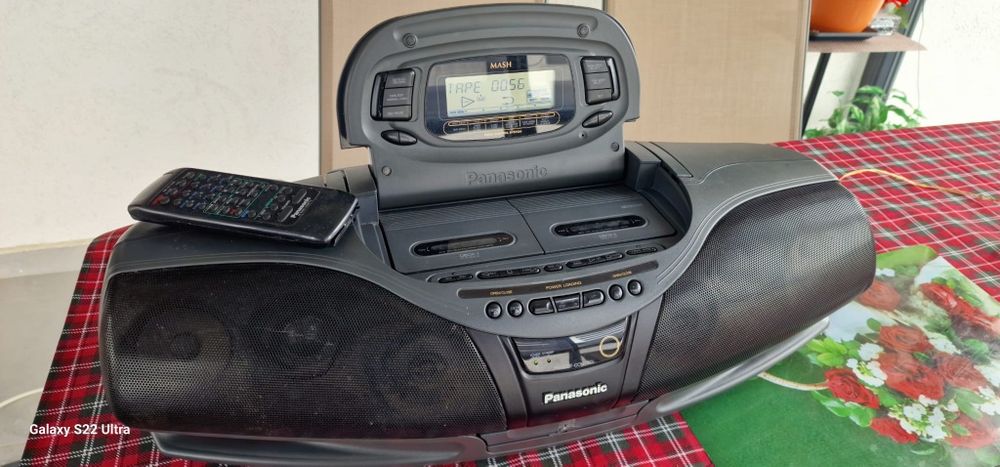 Super Boombox PANASONIC rx-dt75 cu telecomanda