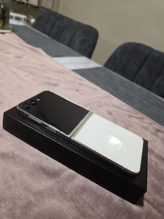 Samsung Galaxy Z flip 5
