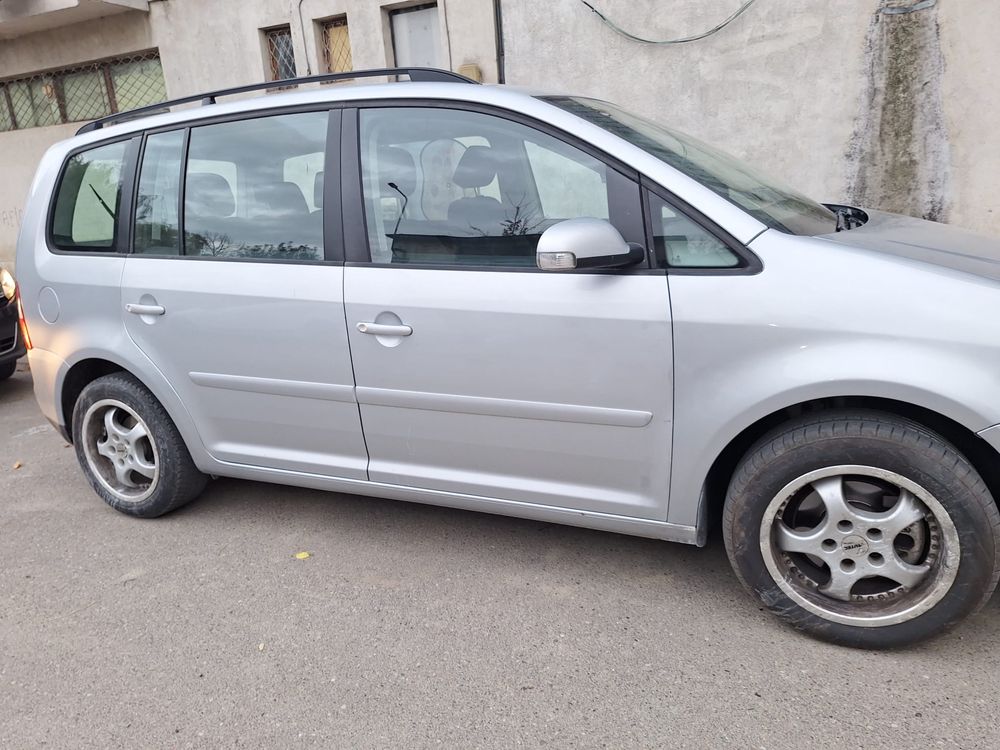 Volkswagen Touran 2004 1.6 FSI 115CP