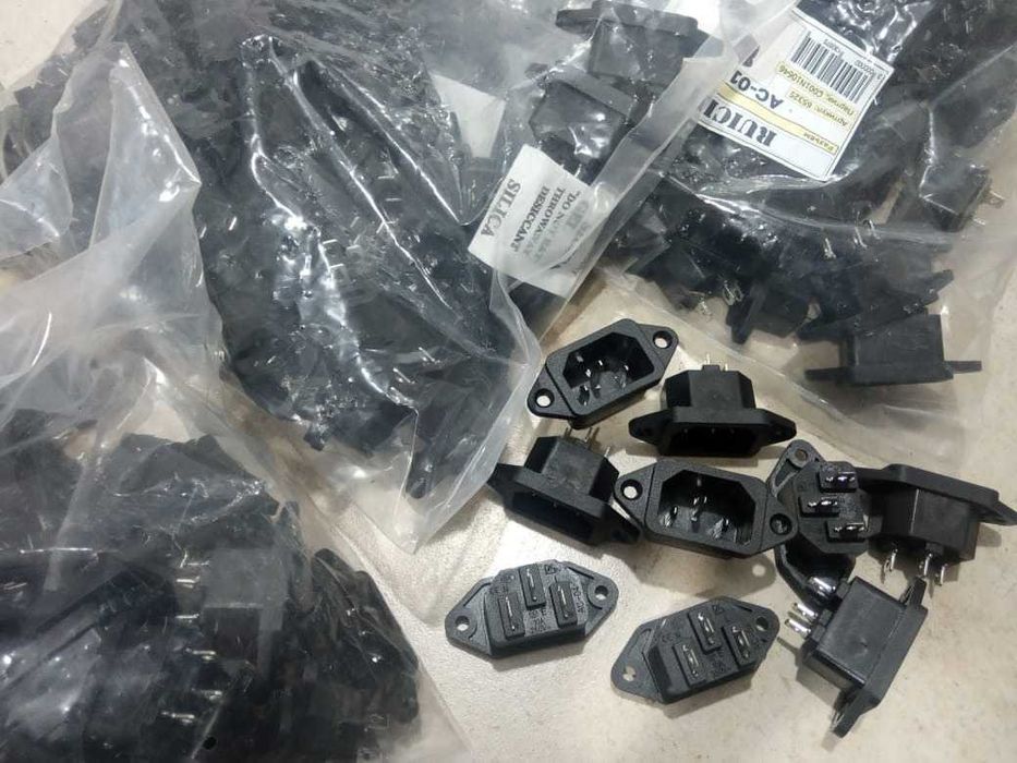 разъёмы с14 вилки штекера с13 с19 и провод шнур кабель на блок питания