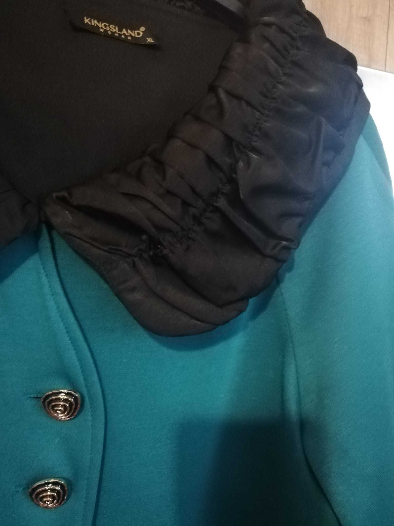 Дамско сако с рязана бродерия
