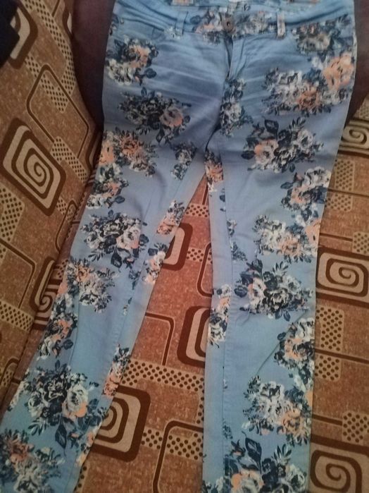 Pantaloni dama inflorati multicolor ,marimea S
