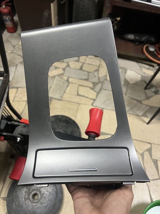 Продам на субару аутбек.