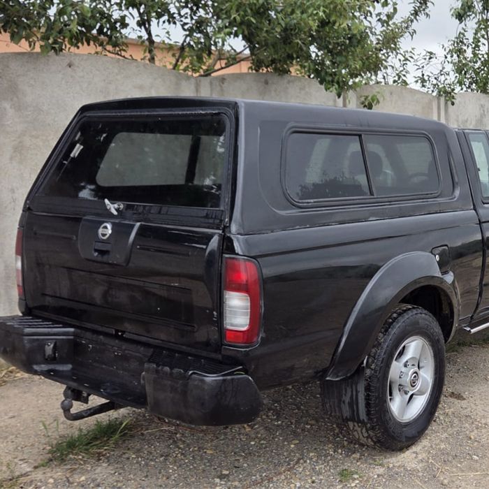 Hardtop Nissan Navara D22