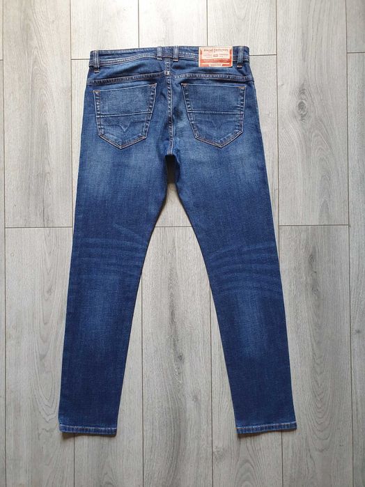 Blugi DIESEL (Slim Tapered) - Marime 33 (Talie 90 cm)