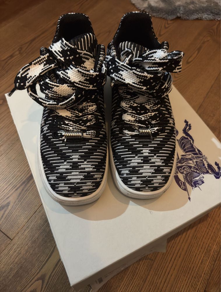 Adidasi Burberry 44