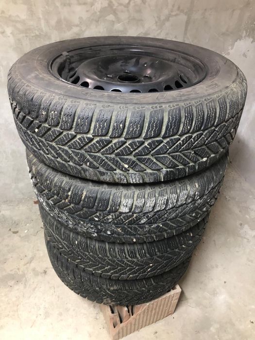 Roti cu anvelope de iarna 195 65 R15
