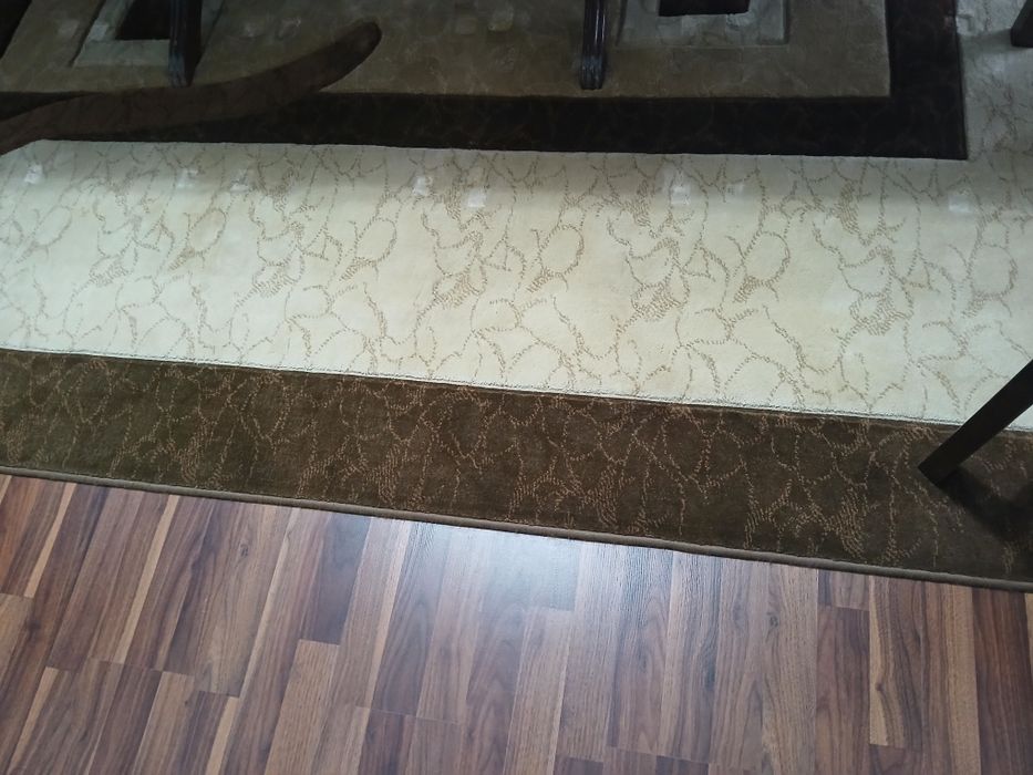 Vând covor folosit!