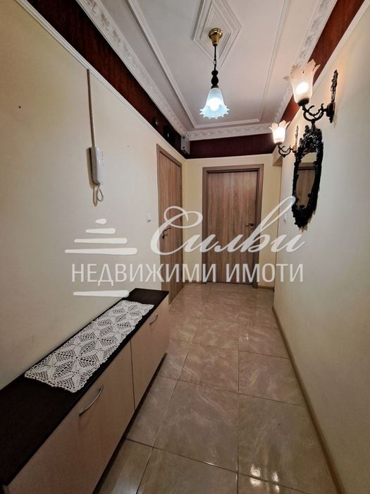 Тристаен ТУХЛЕН обзаведен апартамент - кв. ЦЕНТЪР