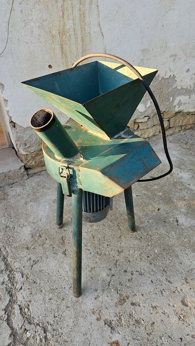 Фружомелка от СОЦА много запазена с мотор 2.2 малофазен мотор уникална