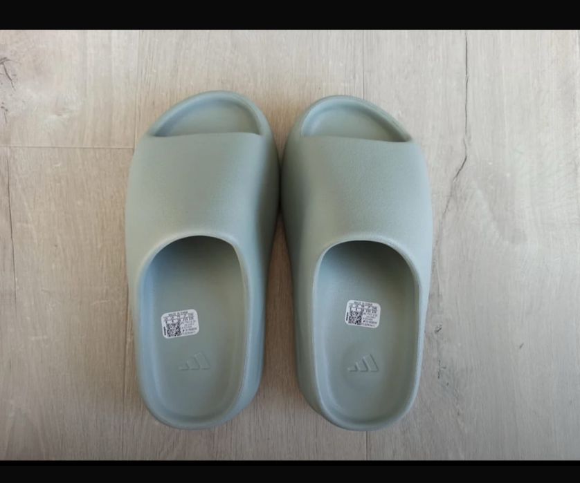 vand adidasi, genti papuci cititi descrierea