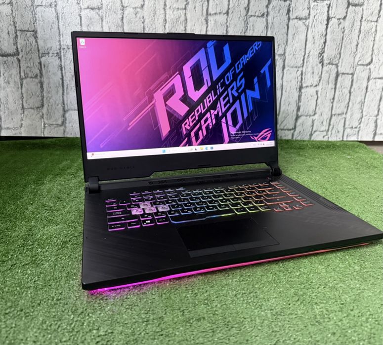 Игровой Asus RoG Strix Core i5-9300H/GTX1650/8GB/SSD512GB/144Hz