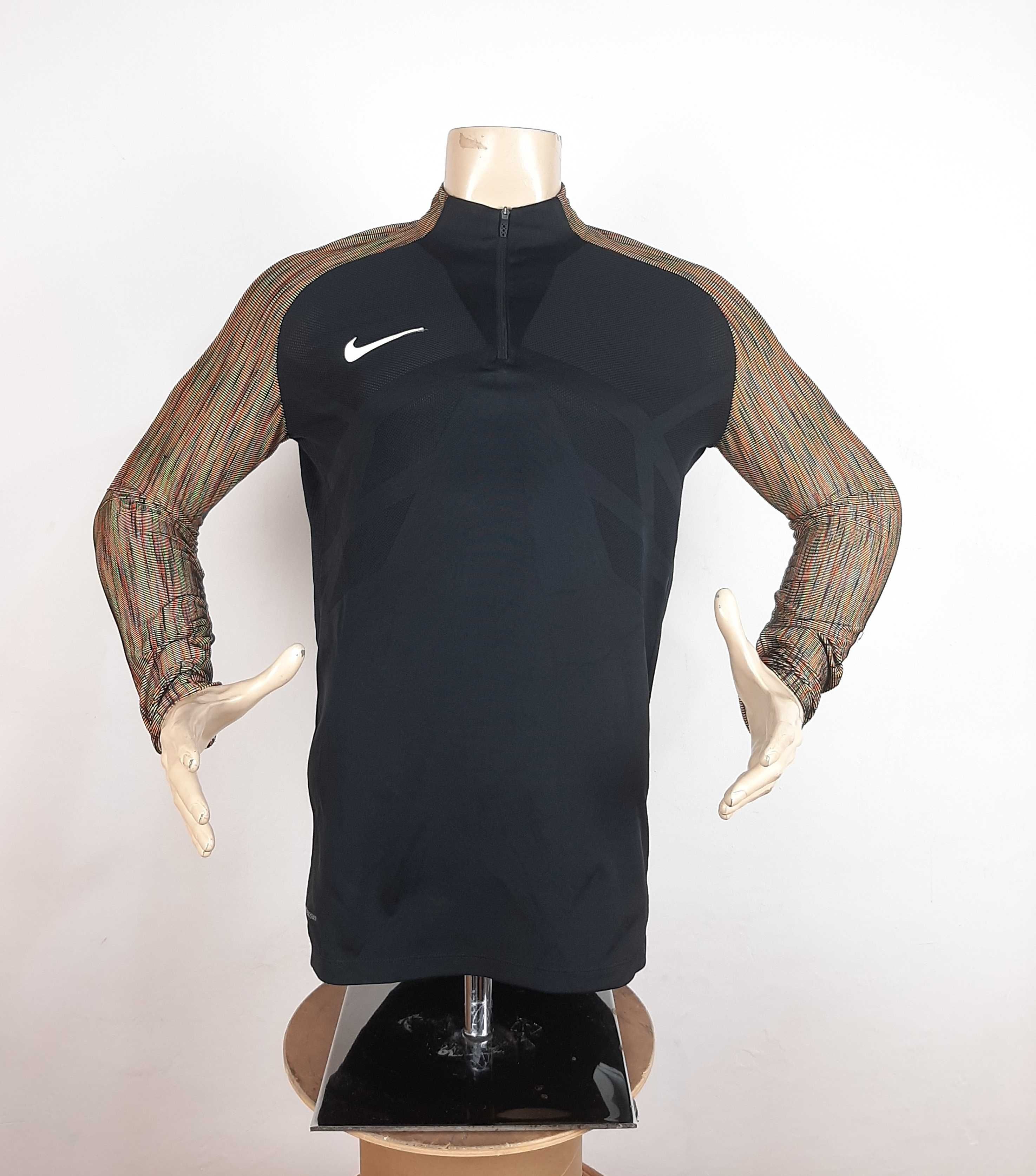 Nike AeroSwift Strike - Оригинална мъжка блуза размер M