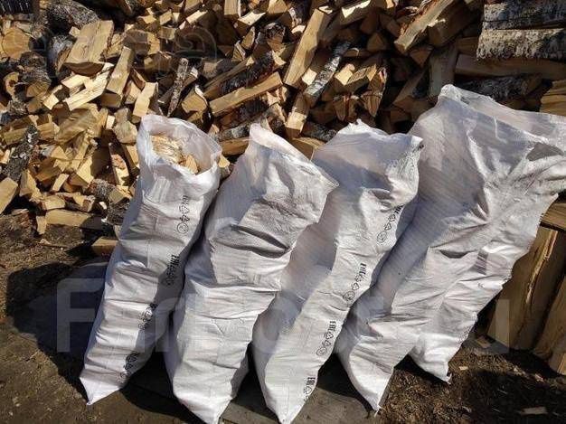 Дрова есть в мешках готовые.