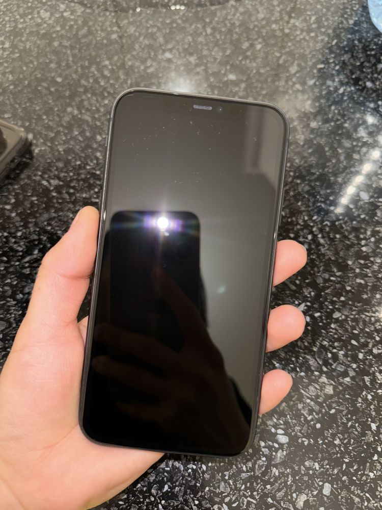 Iphone 11, black