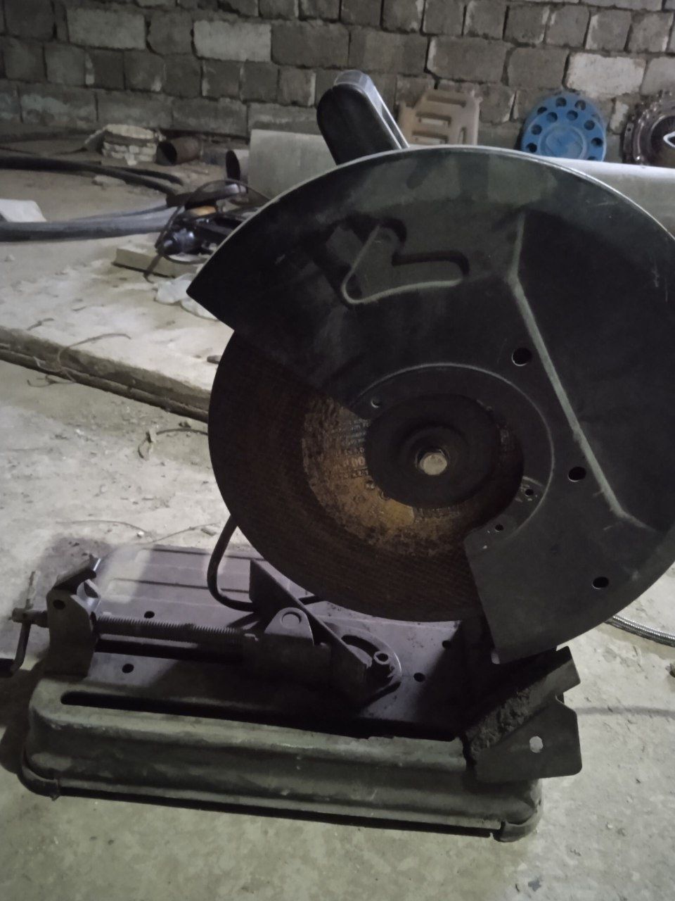 Tarsofka metal kesuvchi