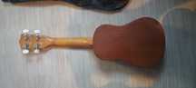 Vând Ukulele soprano Vintage cu husa vuk20n

Informatii: