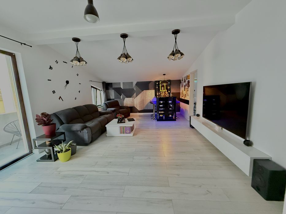 Vand apartament 3camere 84mp parcare propie inclusa