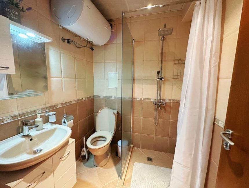 Дава се под наем Двустаен апартамент в Варна, Гръцка махала - 65 кв.м за 700 € - Снимка #3