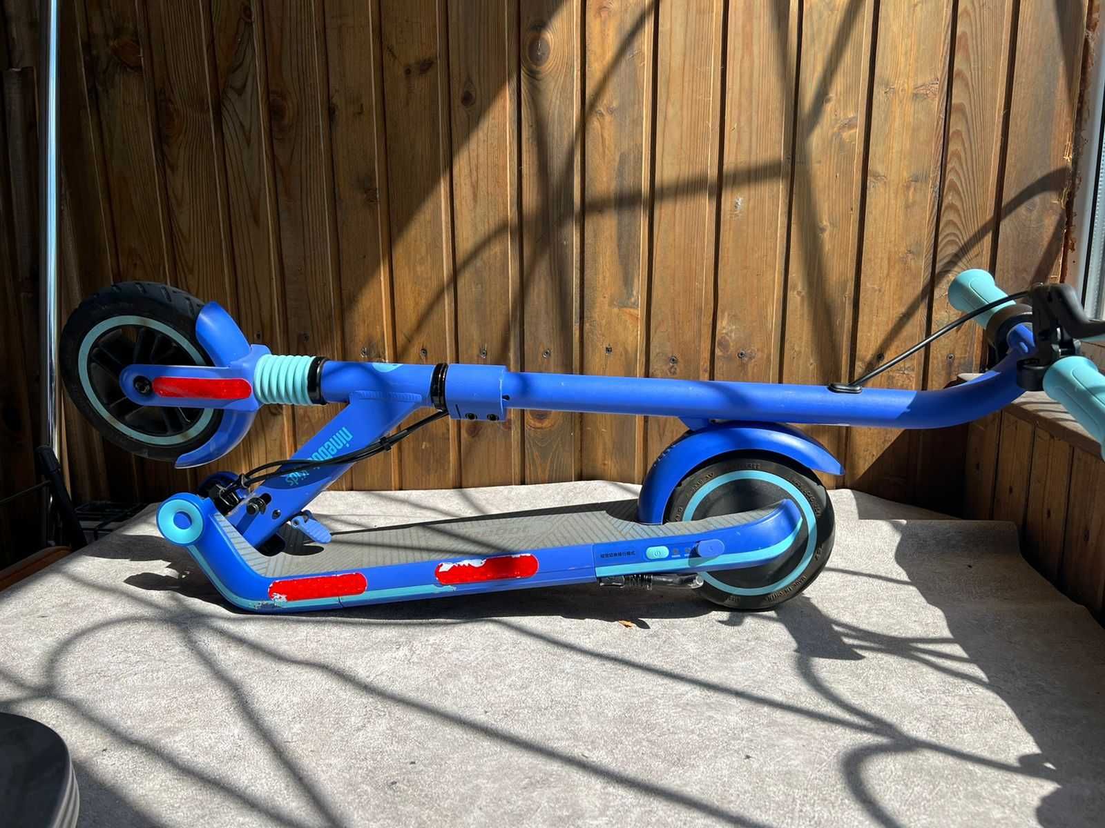 Электросамокат Ninebot eKick Scooter Zing E8 синий