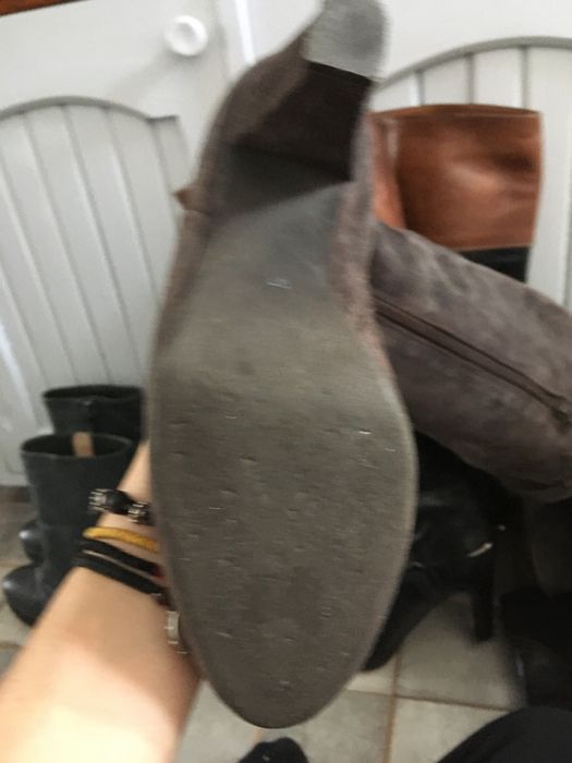 Cizme inalte piele intoarsa