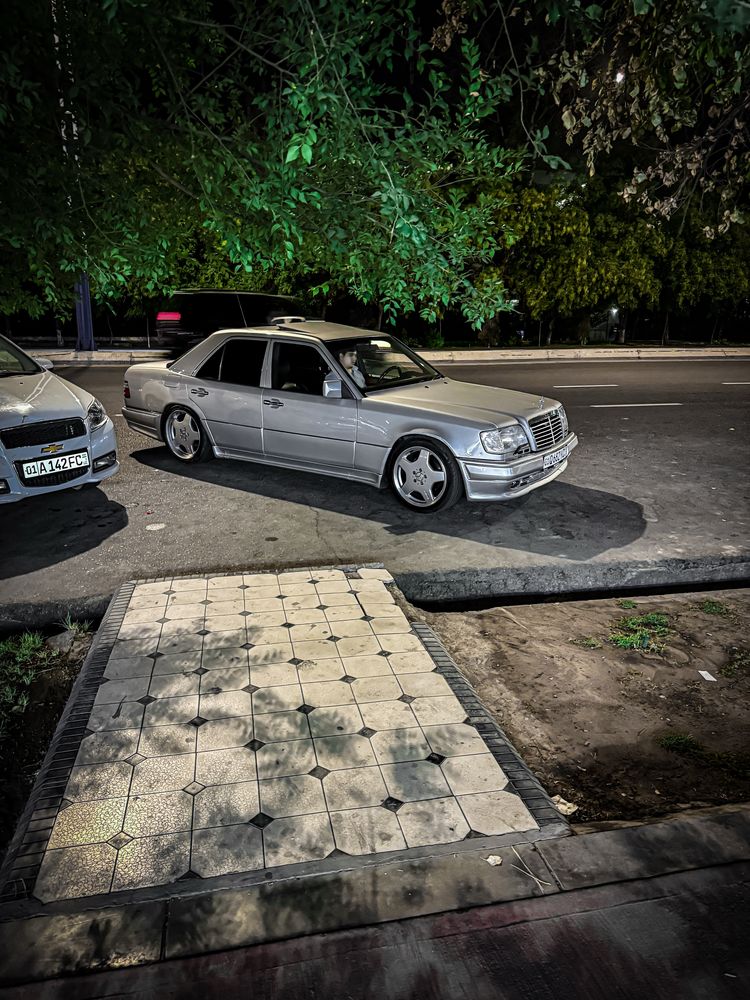 Mercedes benz w124 e320