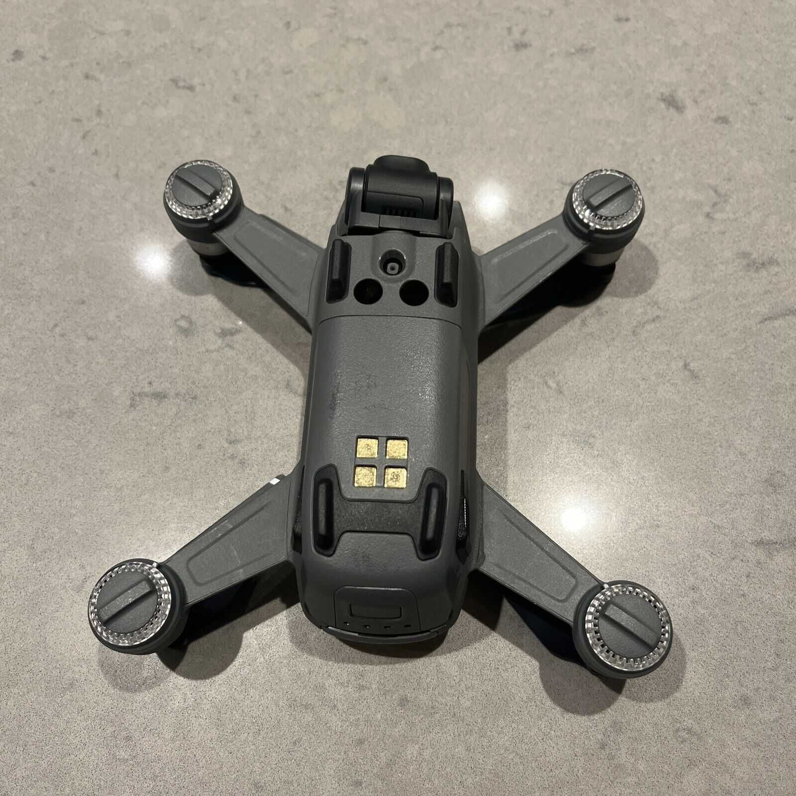 Дрон DJI Spark като нов с дистанционно