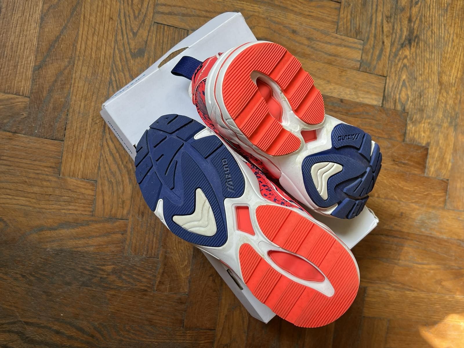 Маратонки MIZUNO