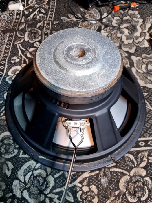 Subwoofer 12 inchi/31 cm 300 watt 4 ohmi ,