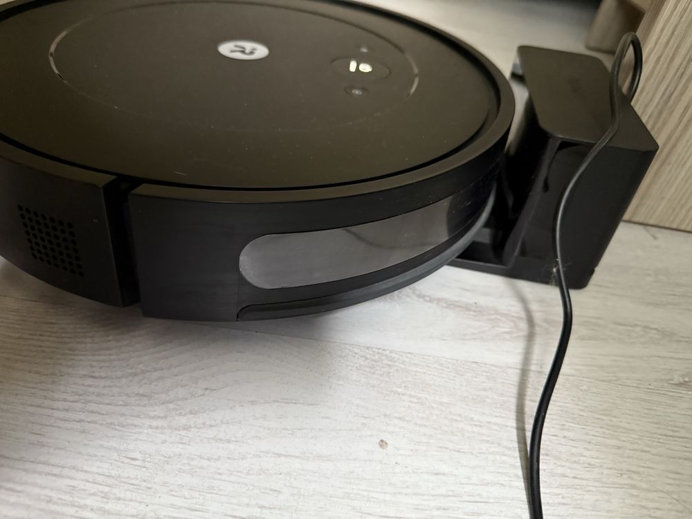 Робот прахосмукачка (2 в 1) Roomba Combo Essential