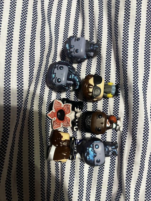 Фигурки из киндер джой очень страные дела