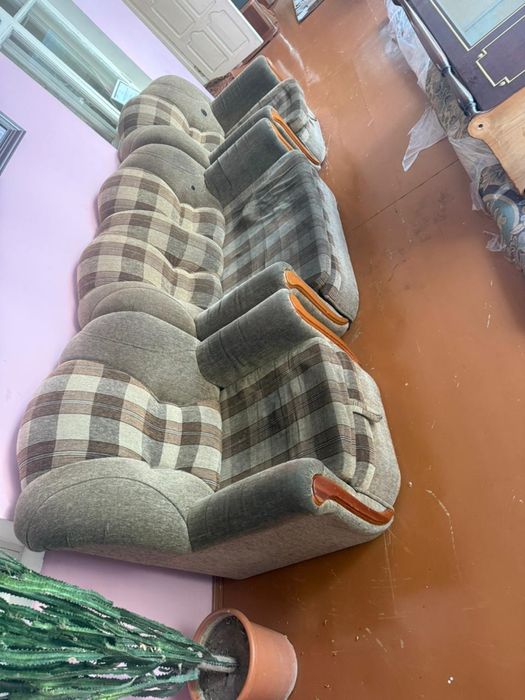 Продам шкаф с диваном